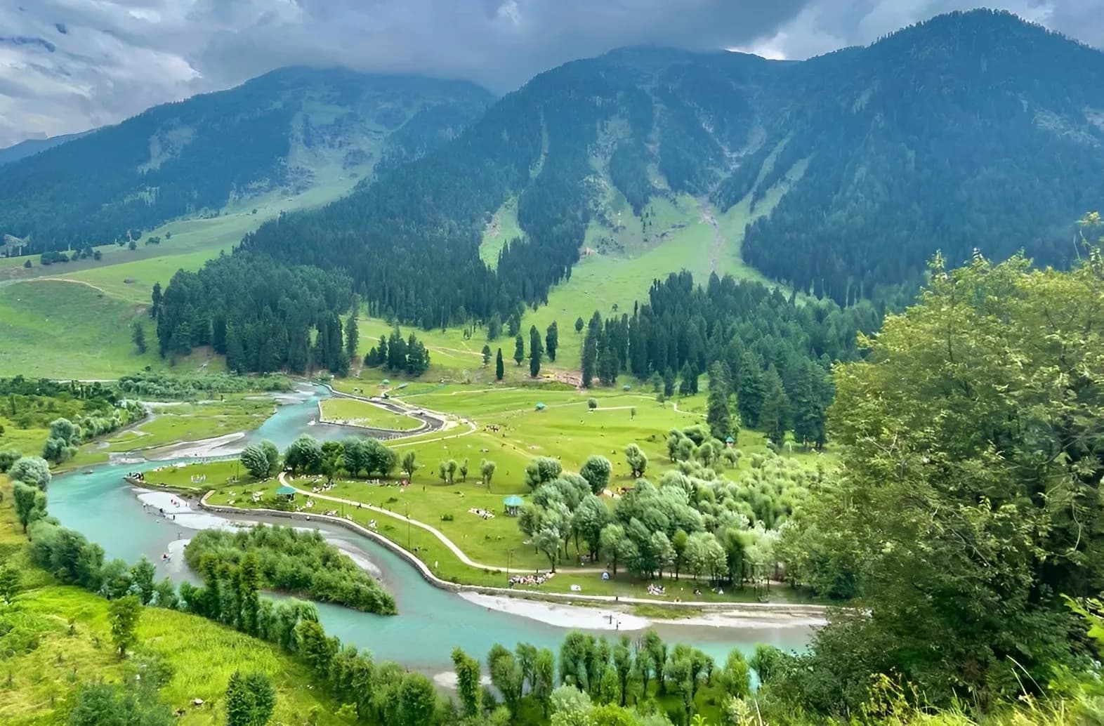 Kashmir Tour Package sidebar feature