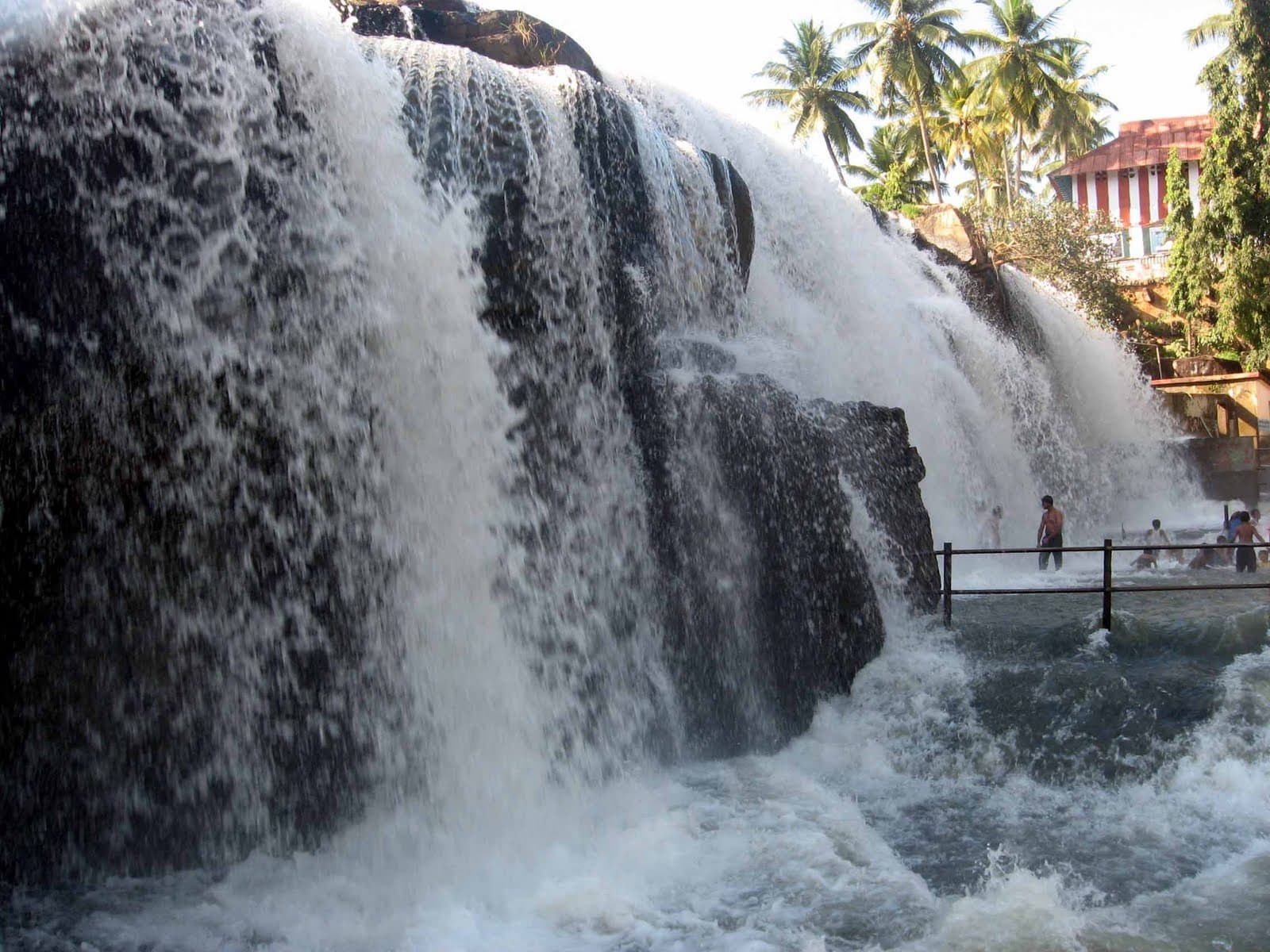 Kerala Kanyakumari Tour Package scenic backdrop
