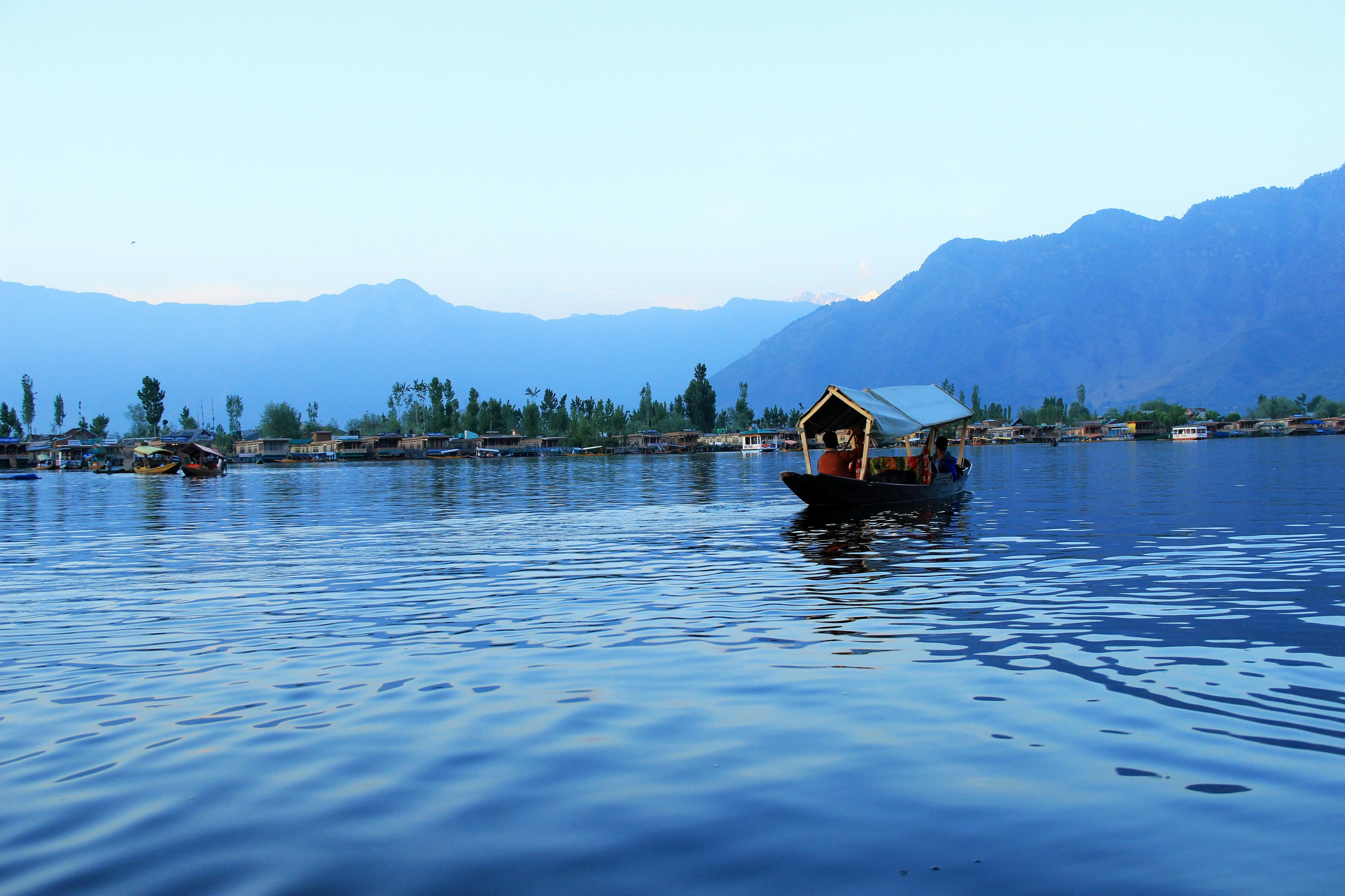 Kashmir & Vaishno Devi Tour Package visual 1
