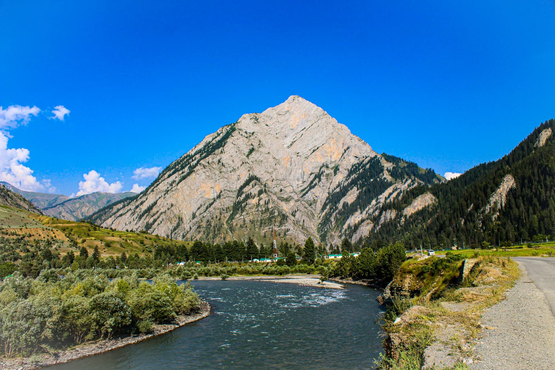 Offbeat Kashmir Tour signature view